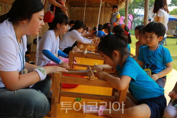 한산모시 베틀체험/ⓒ투어코리아