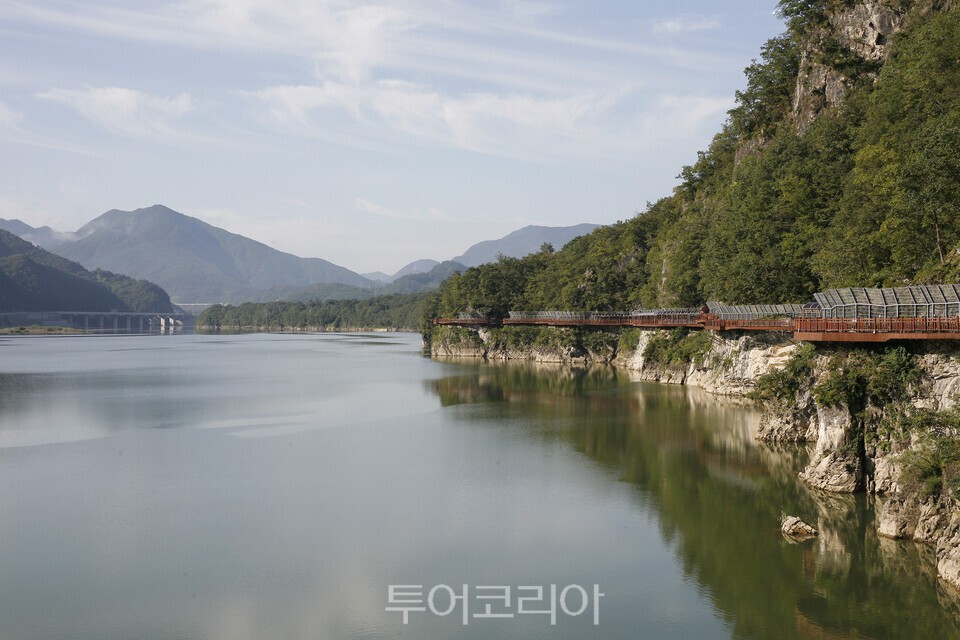 단양강 잔도/ ⓒ투어코리아