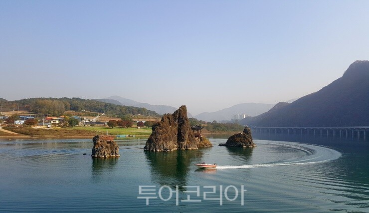 도담삼봉/ ⓒ투어코리아