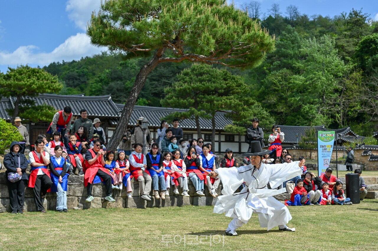 선비세상과 선비문화수련원에서 진행된 어린이 선비축제 모습/ 사진- 영주시