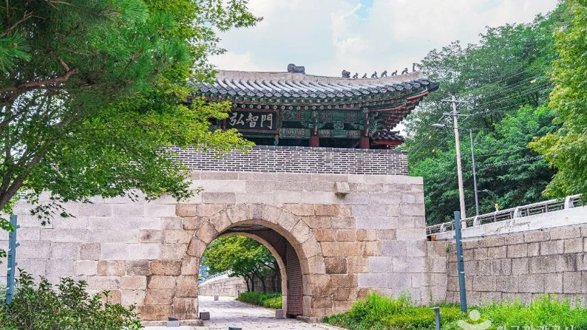 홍지문 및 탕춘대성
