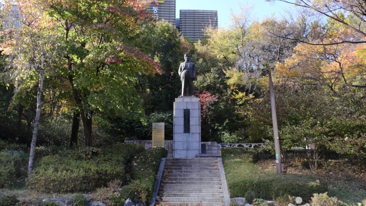 일성이준열사동상