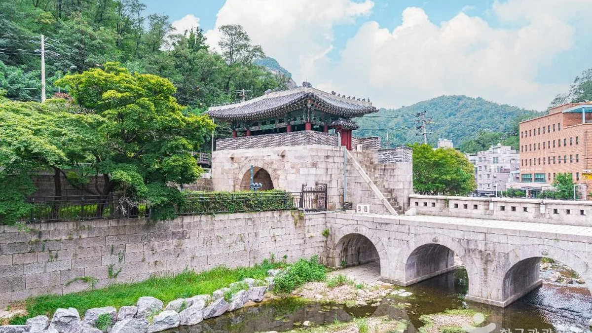 홍지문 및 탕춘대성