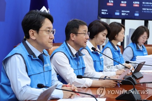 더불어민주당 한병도 원내대표가 21일 국회에서 열린 원내정책조정회의를 주재하고 있다. 2026.5.21