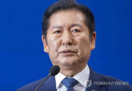6·3 지방선거과 재보선을 21일 앞둔 13일 더불어민주당 정청래 대표가 13일 국회에서 가진 기자회견에서 이번 선거의 의미를 말하고 있다. 2026.5.13