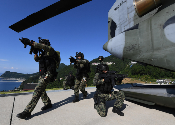 특전사·이지스함 첫 투입했다…日 보란듯 독도 지상전 훈련 | 중앙일보