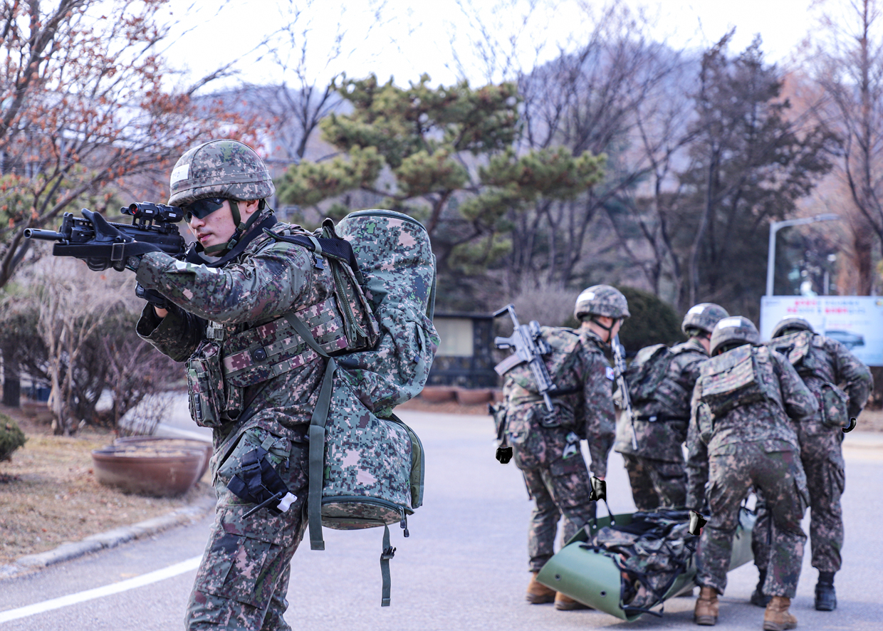 하나하나가 전략자산…육군 최고전투원 272명 황금색 베레모 썼다 - 매일경제