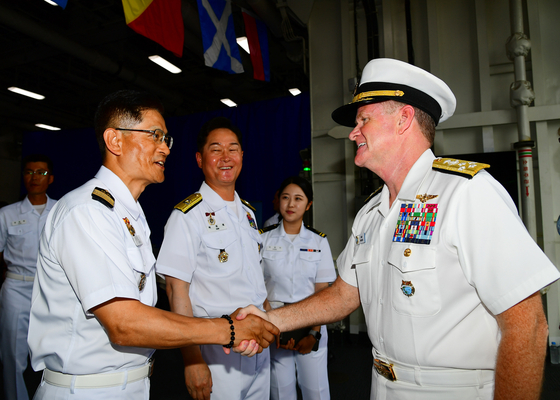 한국 배 타보자” 미군 4성장군 네 명, 천자봉함 찾은 까닭은 | 중앙일보