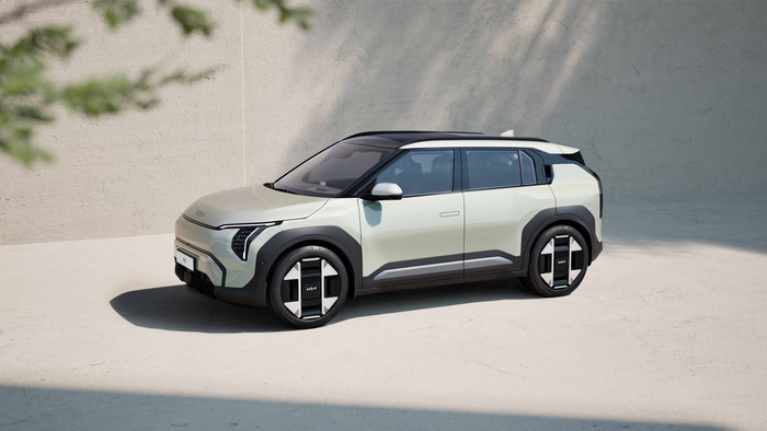 기아의 전용 콤팩트 SUV 전기차 EV3가 독일 유력 자동차 전문지 ‘아우토 자이퉁(AUTO ZEITUNG)’이 실시한 도심형 크로스오버 전기차 비교 평가에서 종합 1위를 차지했다. 사진 | 기아