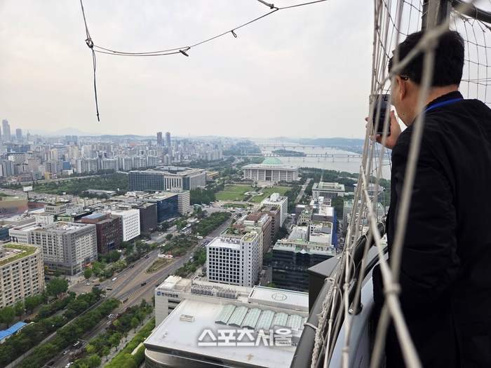 서울달에서 가시거리가 좋은 날에는 북한산 백운대부터 멀리 송도 트윈타워까지 한눈에 담을 수 있기에 뷰 명소로도 꼽힌다. 사진 | 원성윤 기자 socool@sportsseoul.com