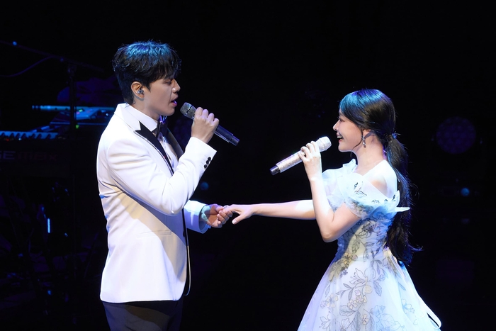 뮤지컬 배우 손준호·김소현이 지난 16~17일 이화여대 ECC 삼성홀에서 ‘2026 손준호&김소현 콘서트 「우리, 모니?」’를 성황리에 마무리했다. 사진 | 팜트리아일랜드