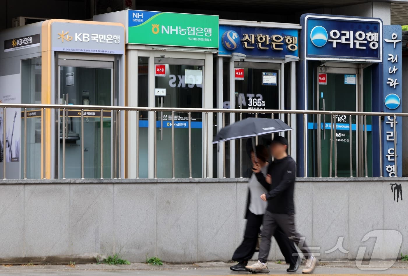 봄철 이사철에 깨어난 주담대…8개월 만에 최대 증가 2 주담대 증가가 만든 가계대출 회수 부담