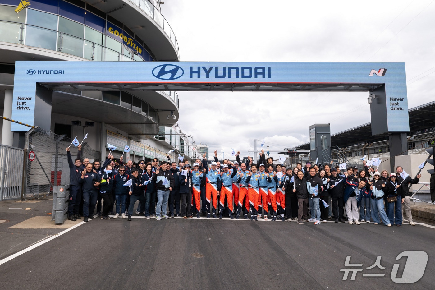 엘란트라 N1의 2.5T 데뷔