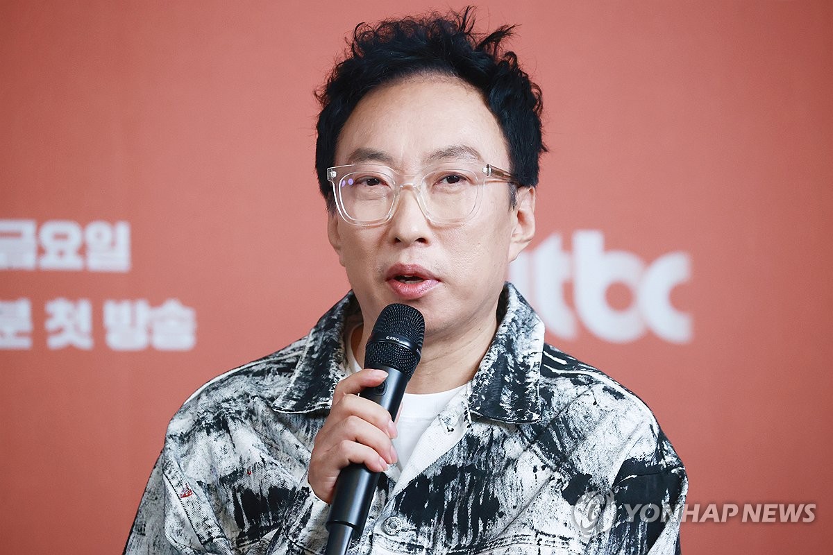 김태호 PD와 재회 소감 밝히는 박명수 /2024년6월 JTBC 새 예능프로그램 '마이 네임 이즈(My name is) 가브리엘' 제작발표회에서 질문에 답하고 있는 박명수