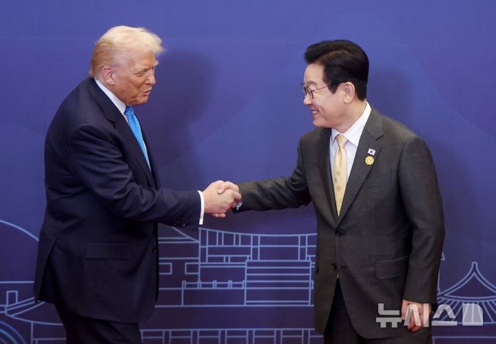 引用:青瓦台(韓国大統領府)
