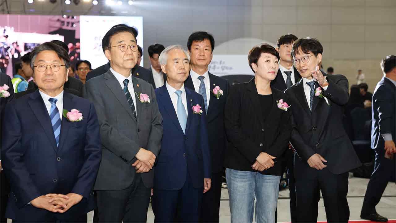 현대차·기아 업무 협약식 관련 임원들 / 사진=현대자동차