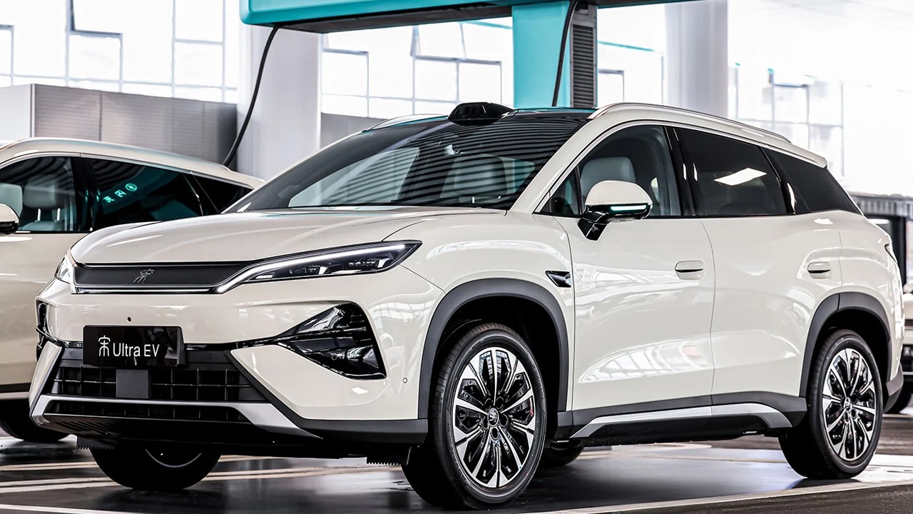 BYD 송 울트라 EV 전면부 / 사진=BYD