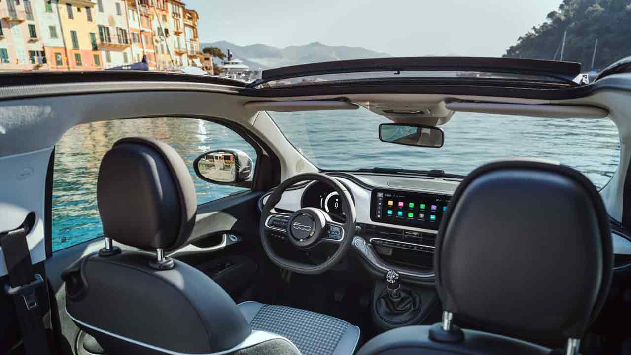 피아트 뉴 500 돌체비타 실내 / 사진=피아트