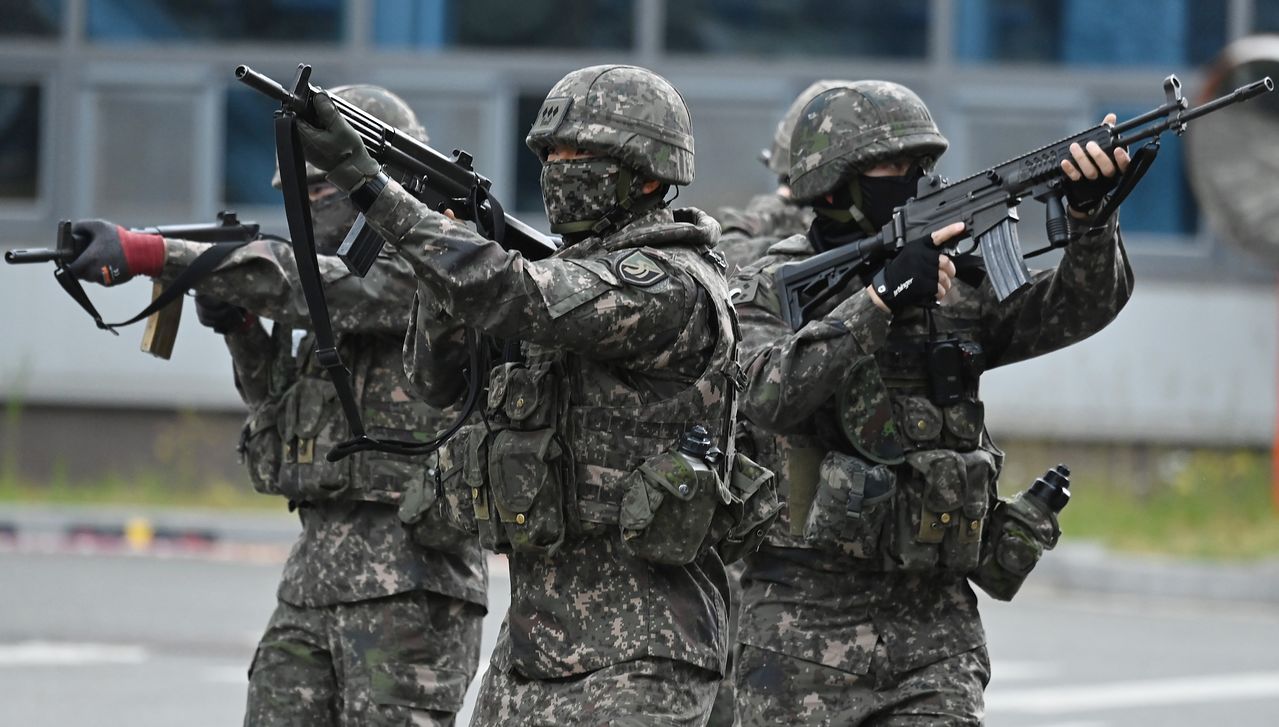 성과급 탓에 제외?”…국방부, 군인·군무원 고유가 지원금 문제 협의 | 중앙일보