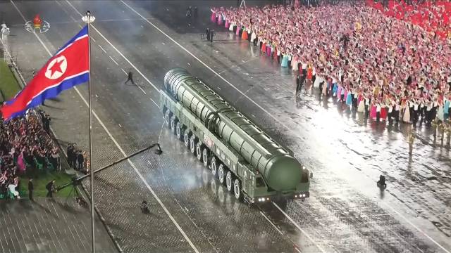 北, ICBM 완결판 '화성-20형' 과시한 날···