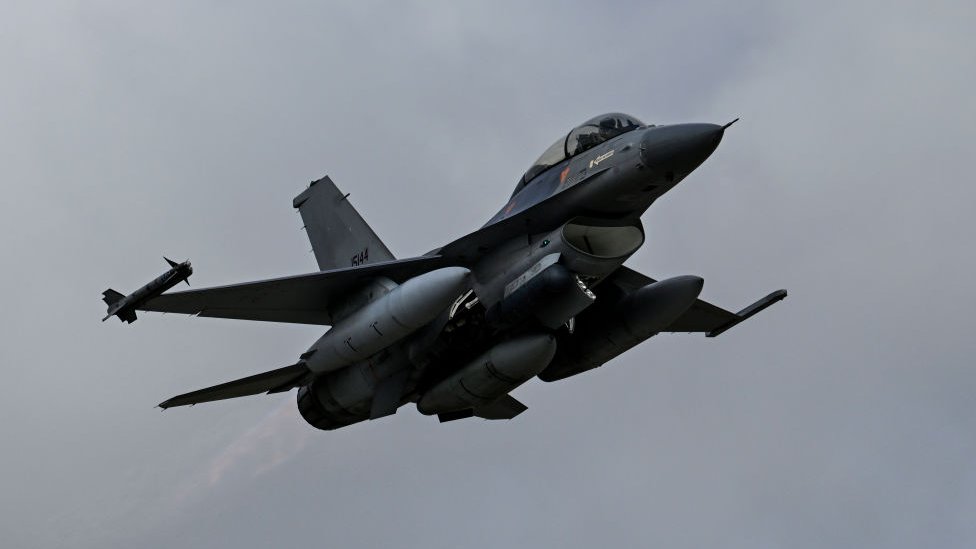 우크라이나 전쟁: 미국, 우크라이나에 F-16 전투기 제공 지원하기로 - BBC News 코리아