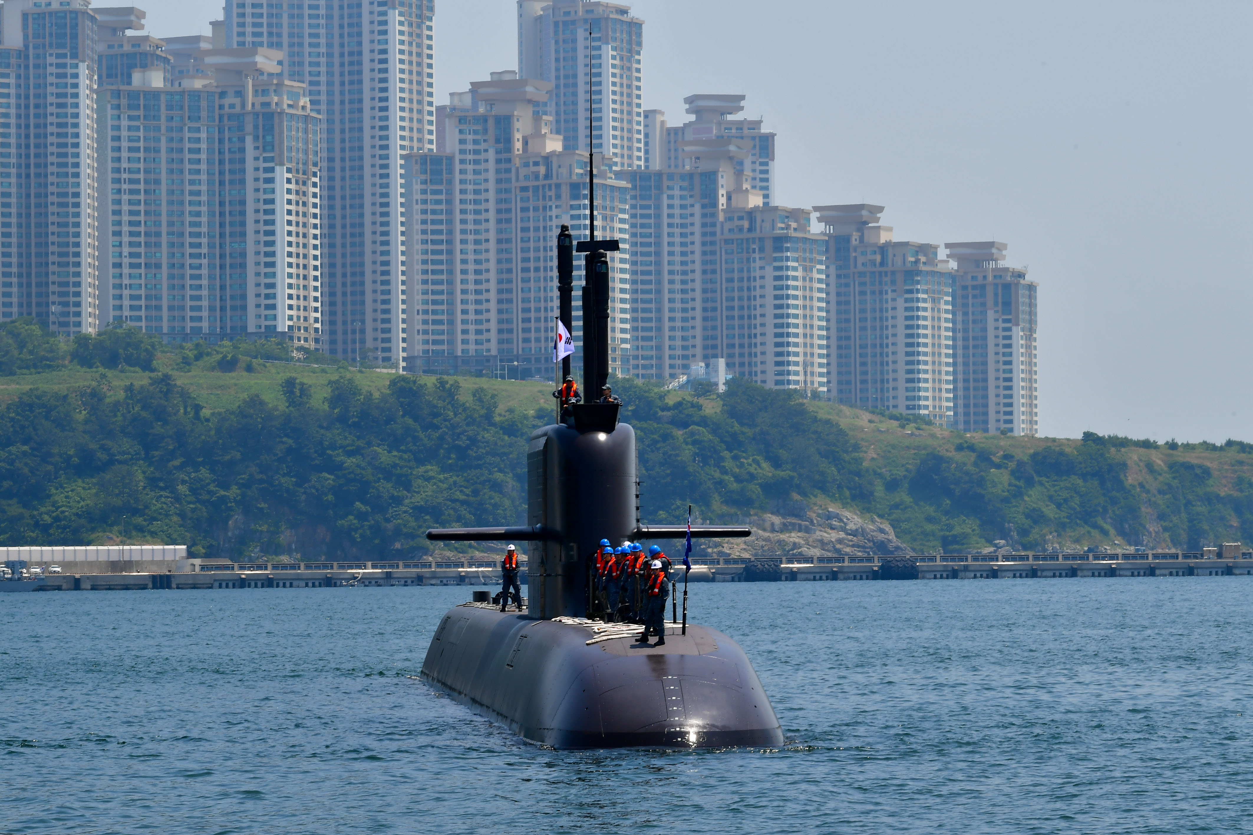 SLBM 탑재 '안무함', 북한 잠수함 타격 훈련 공개 - 경향신문