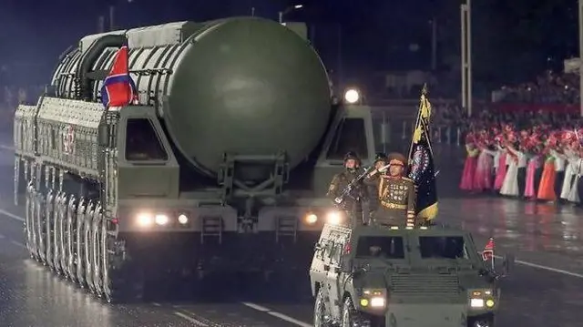 북한, 열병식서 신형 ICBM 추정 '화성-20형' 공개 - BBC News 코리아