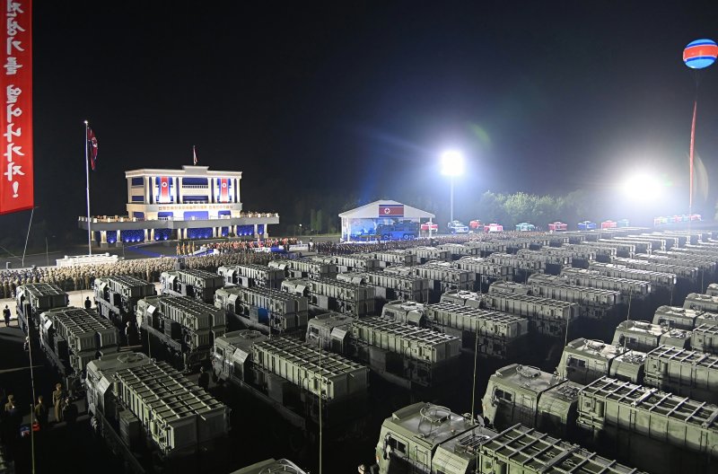 北 '1천발 동시발사' 발사대 250대 최전방 배치...軍 