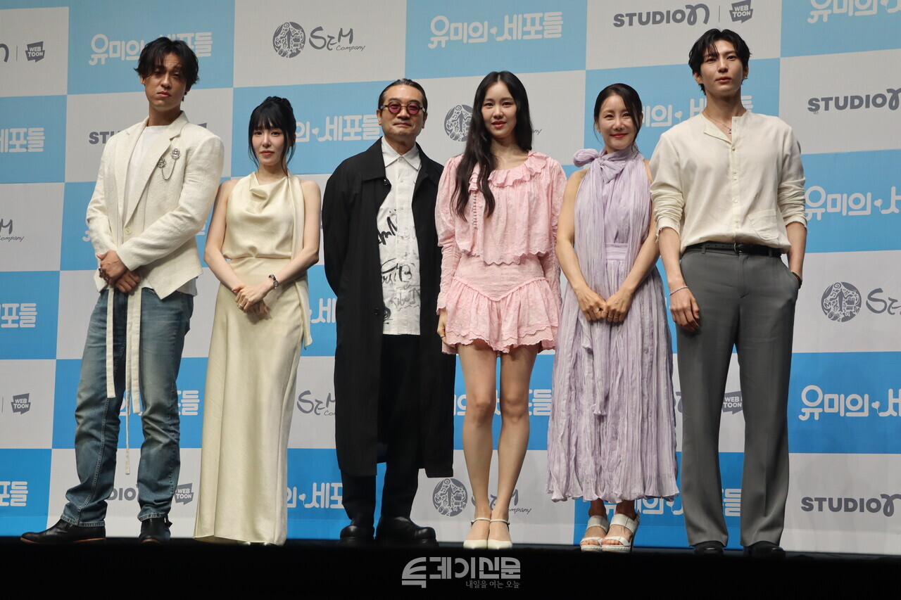 9일 오후에 열린 뮤지컬 「유미의 세포들」 기자간담회에 (왼쪽부터) 최재림·티파니영·양정웅 연출가·김소향·정택운 배우가 참석했다. ©투데이신문