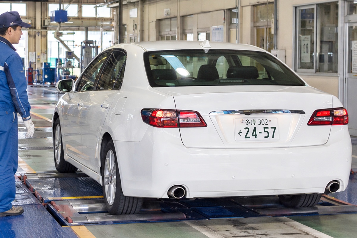 車検ヘッドライト検査 引用：記事の内容と関連しAIツールで作成されたイメージ