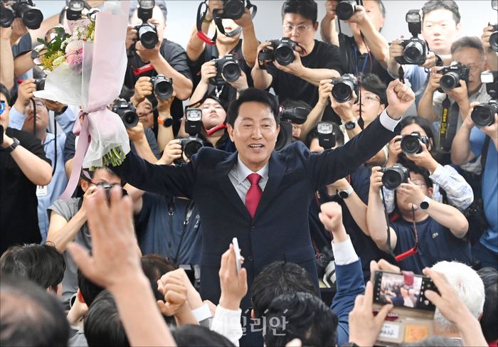 제 9회 전국동시지방선거에서 당선된 오세훈 국민의힘 서울시장 후보가 4일 오전 서울 종로구 선거사무소에서 입장을 밝히고 있다. ⓒ데일리안 홍금표 기자