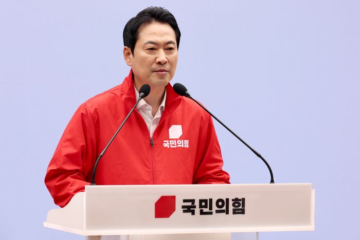 장동혁 국민의힘 대표가 6·3 지방선거와 재보궐선거 본투표를 하루 앞둔 2일 오전 서울 여의도 중앙당사에서 대국민 투표 참여 호소 담화문을 발표하고 있다. ⓒ뉴시스