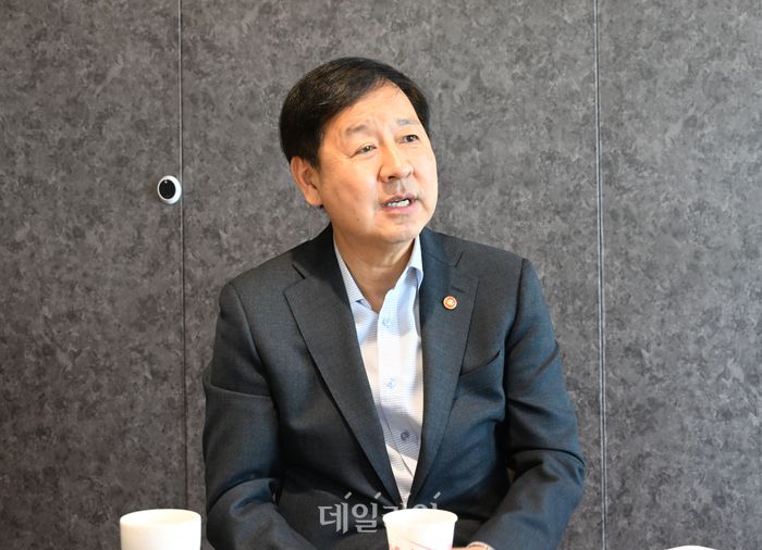 구윤철 경제부총리 겸 재정경제부 장관이 1일 세종시 인근에서 열린 AX집현전2.0 간담회를 주재, 인사말을 하고 있다.ⓒ재정경제부