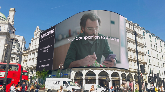 삼성전자가 영국 런던 피카딜리 광장(Piccadilly Circus)에서 '당신의 AI 일상 동반자(Your companion to AI Living)'를 주제로 새로운 글로벌 영상 캠페인을 진행한다.