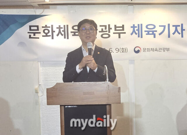 최 장관이 홍명보호의 2026 북중미 월드컵 성적을 예상하고 있다. /광화문=심재희 기자