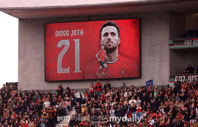 15일 로이터 통신을 비롯한 복수에 따르면 포르투갈 축구대표팀인 2026 북중미 월드컵에서 선수단 전체와 조타의 이름이 새긴 특별한 팔찌를 차고 경기에 나설 예정이다./게티이미지코리아