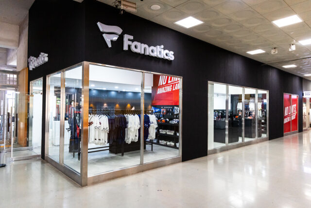 SSG 랜더스가 2일 인천 SSG랜더스필드에 글로벌 스포츠 머천다이징 플랫폼 ‘파나틱스(Fanatics)’와 함께 국내 최초 오프라인 스토어를 선보인다./SSG 랜더스