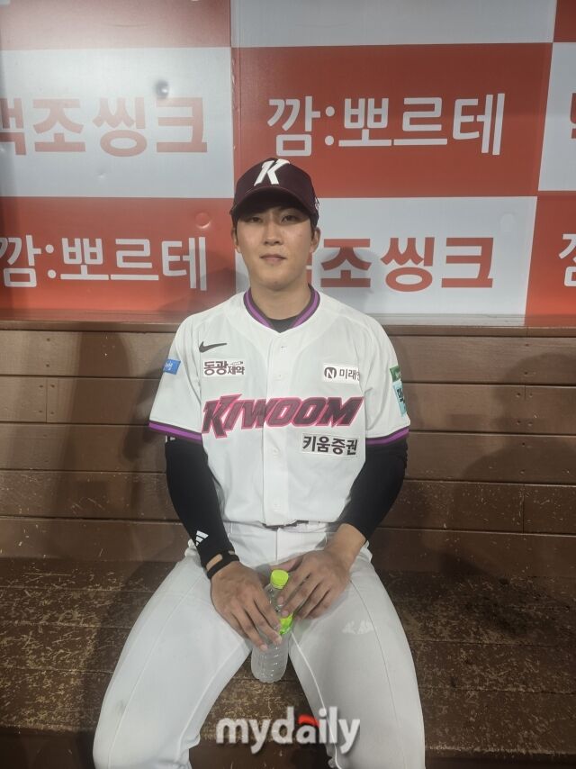 키움 히어로즈 원성준이 14일 서울 고척스카이돔에서 열린 한화 이글스전서 결승타를 치고 인터뷰하고 있다./고척=김진성 기자 kkomag@mydaily.co.kr