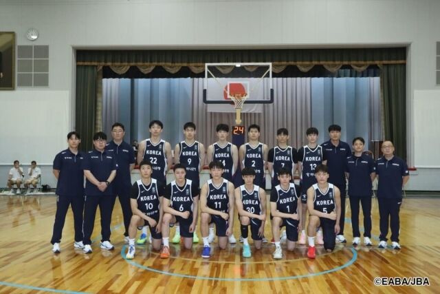 대한민국 18세 이하(U-18) 남자농구 대표팀이 4일 일본 후쿠오카현 후쿠오카시 후쿠오카 다이치고 체육관에서 열린 '2026 국제농구연맹(FIBA) U-18 아시아컵 동아시아 예선 3차전에서 일본에 86-69로 승리했다./EABA 제공