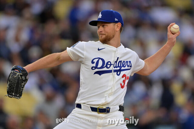 에릭 라우어가 선발 등판해 역투하고 있다./게티이미지코리아