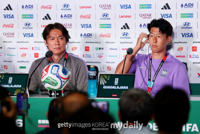 홍명보 감독과 손흥민이 체코와의 2026 북중미월드컵 A조 1차전을 앞두고 멕시코 과달라하라스타디움에서 열린 기자회견에 참석했다./게티이미지코리아