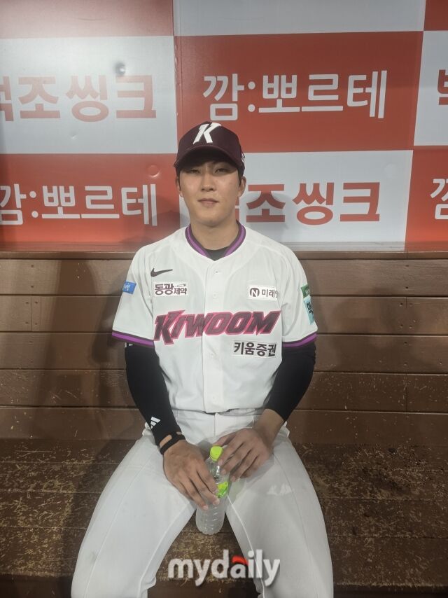 키움 히어로즈 원성준이 14일 서울 고척스카이돔에서 열린 한화 이글스전서 결승타를 치고 인터뷰하고 있다./고척=김진성 기자 kkomag@mydaily.co.kr