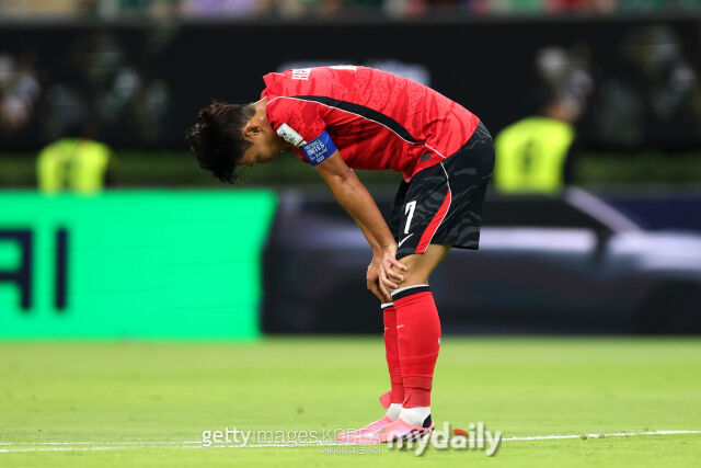 대한민국 축구대표팀이 12일 과달라하라 스타디움에서 열린 체코와의 2026 국제축구연맹(FIFA) 북중미 월드컵 A조 조별리그 1차전에서 2-1로 역전승을 거뒀다. 찬스를 놓친 뒤 아쉬워하고 있는 손흥민./게티이미지코리아