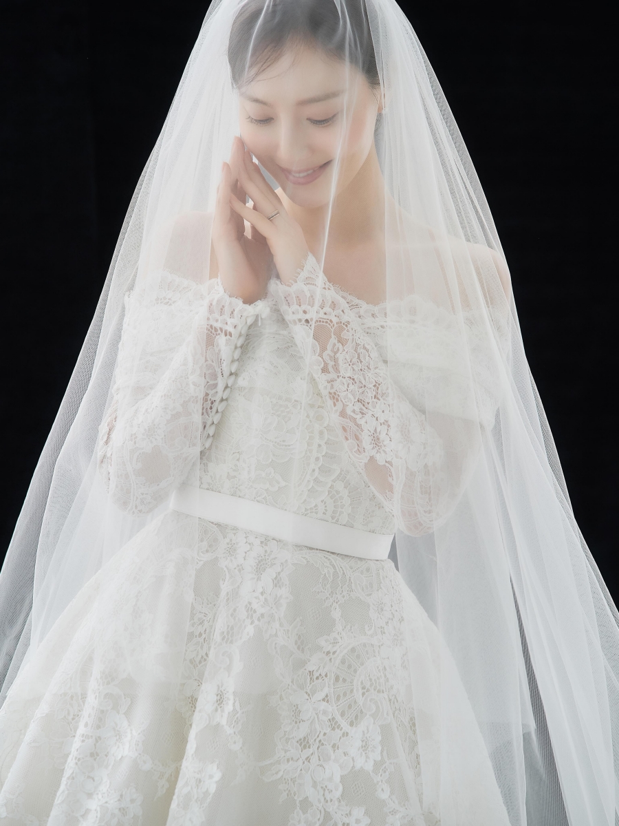 문채원, 정말 빛나는 '6월의 신부'…웨딩화보 공개