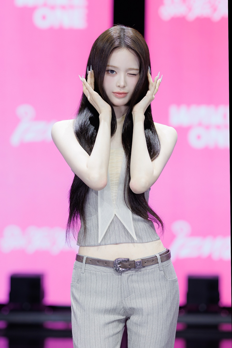 이즈나 미디어 쇼케이스 / 사진: 웨이크원 제공 