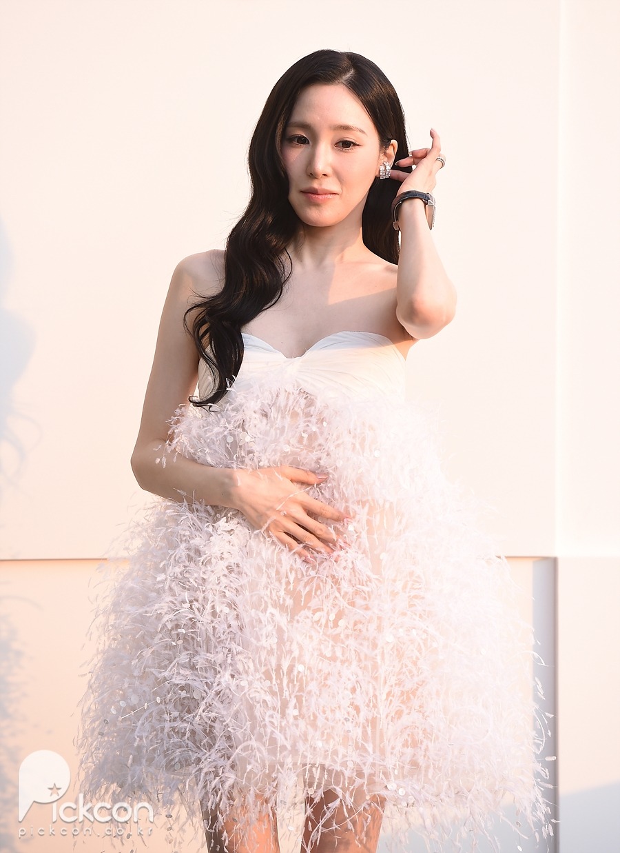 '변요한♥' 티파니 영, 새댁이 돼도 요정미는 여전해 (포토)