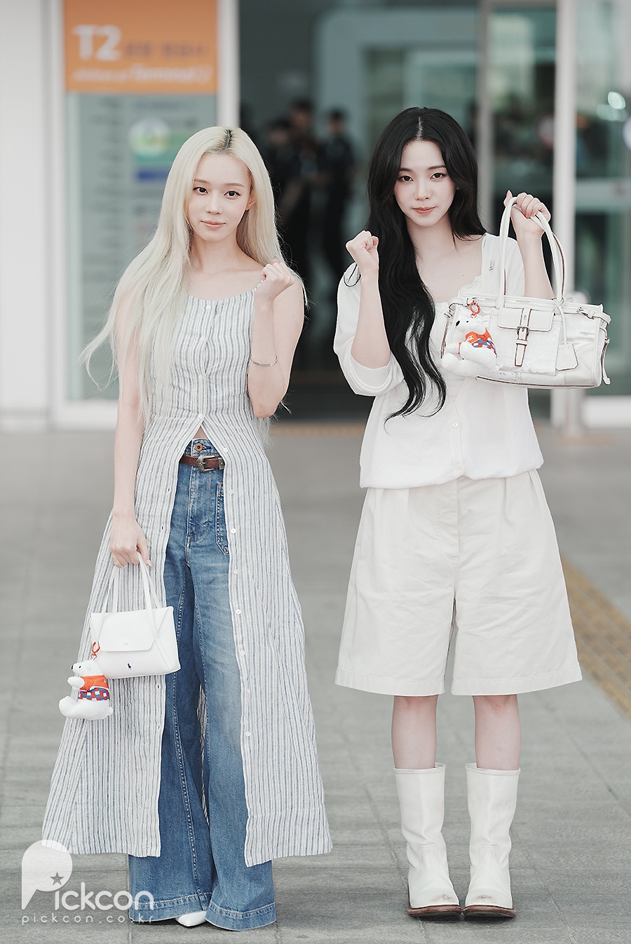 카리나·윈터가 말아주는 '흑금 비주얼' (포토)
