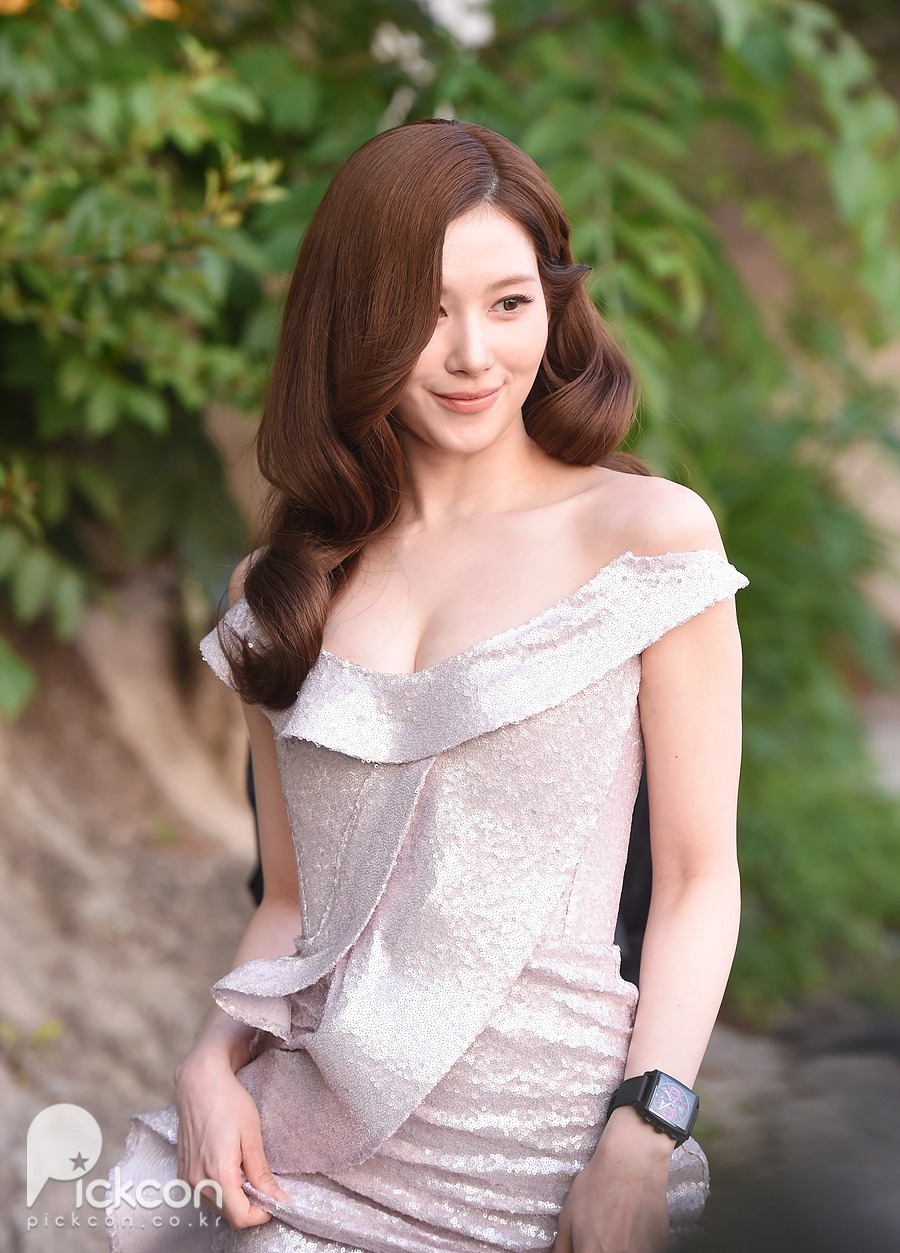 트와이스 사나, 아프로디테 등장 (포토)