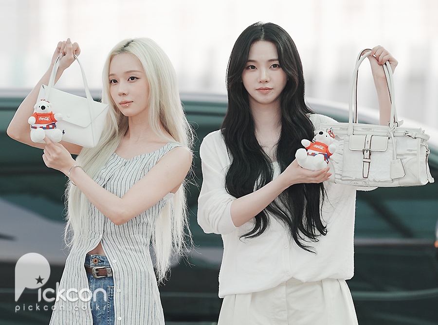 뾰루지가 슬펐던 카리나, 윈터와 극과 극 표정 완성 (포토)