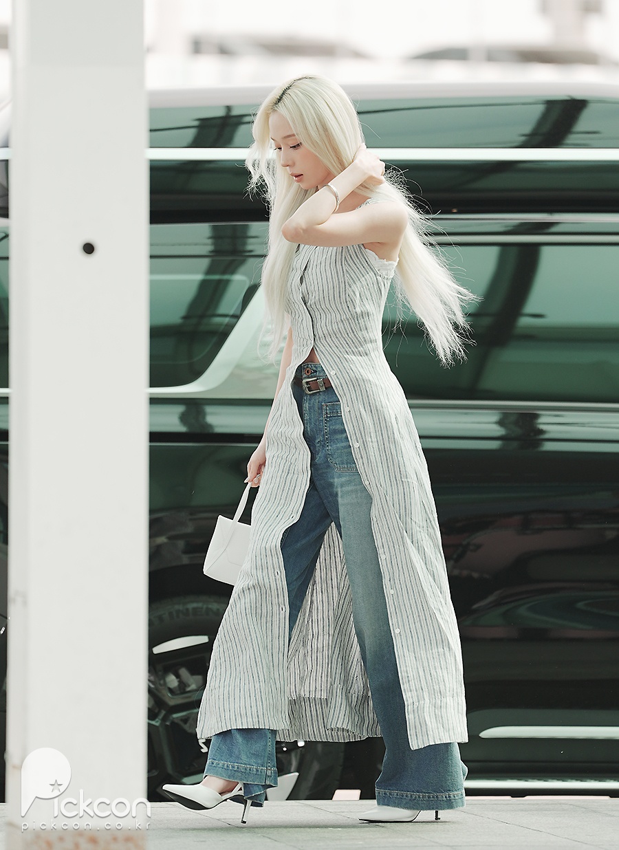 에스파 윈터, 화사한 백금발에도 돋보이는 백옥피부 (포토)